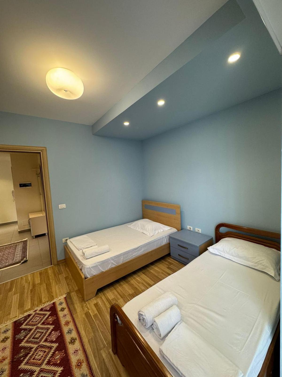Diem Apartment Near Pazari I Ri 地拉那 外观 照片